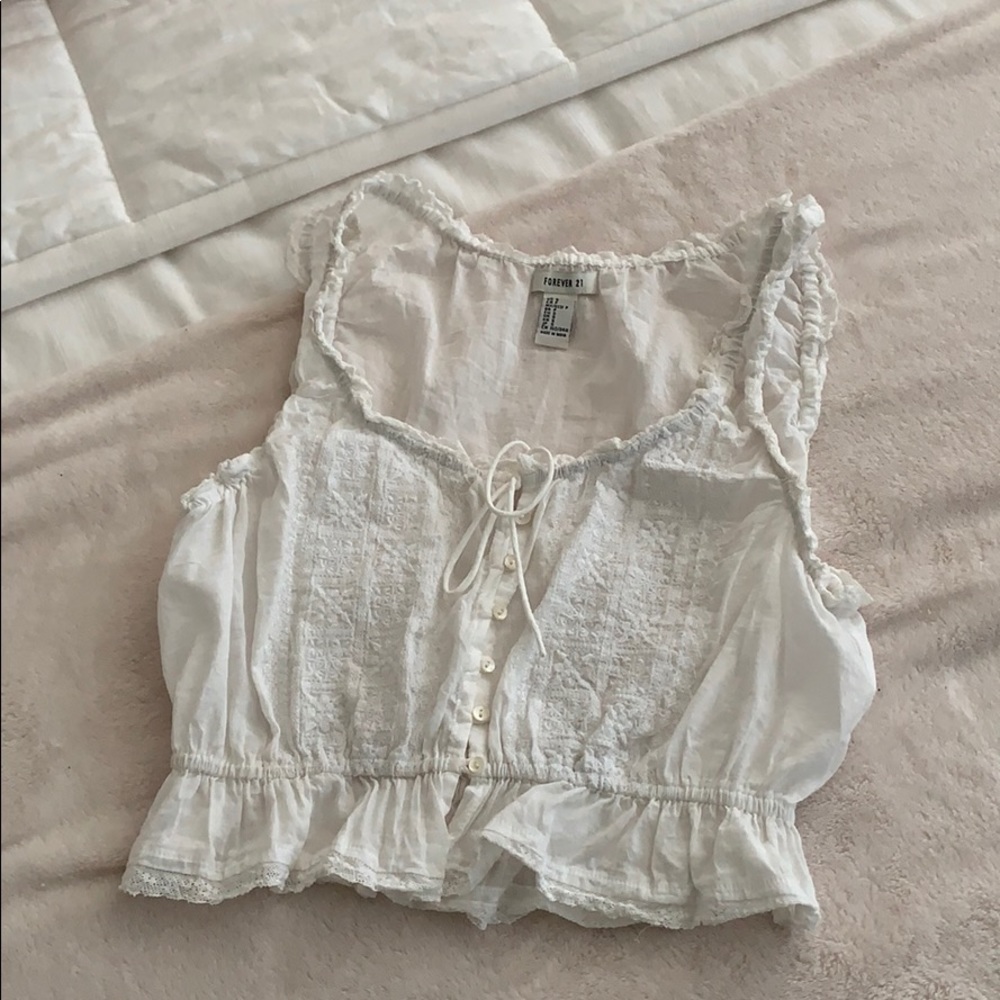 Forever21 White crop shirt. Size S💫